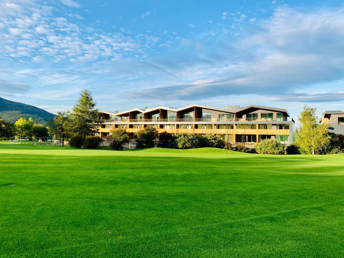 Teehouse Golf Apartment Челадна Экстерьер фото